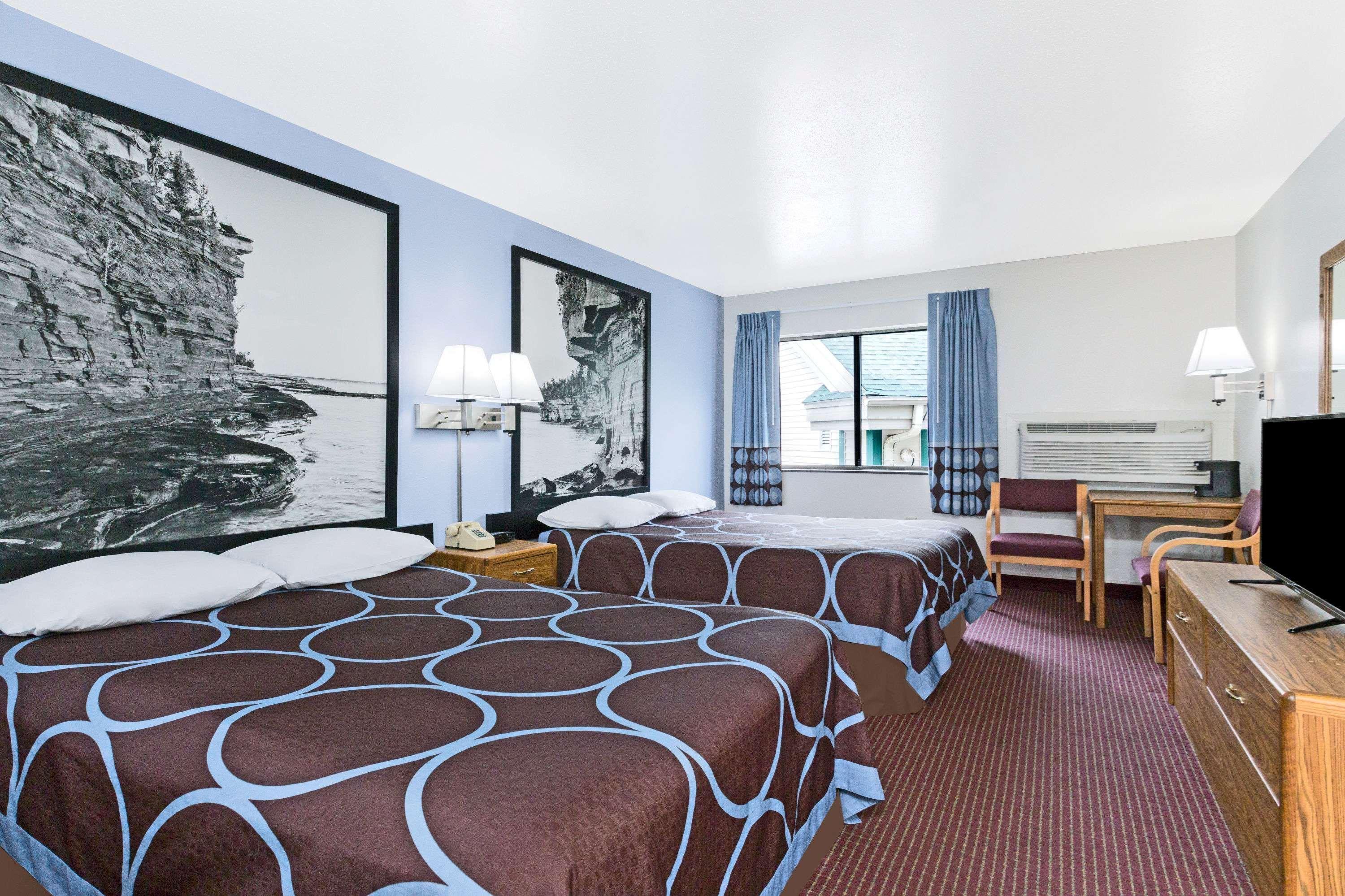 Hotel Super 8 By Wyndham Wisconsin Dells Extérieur photo