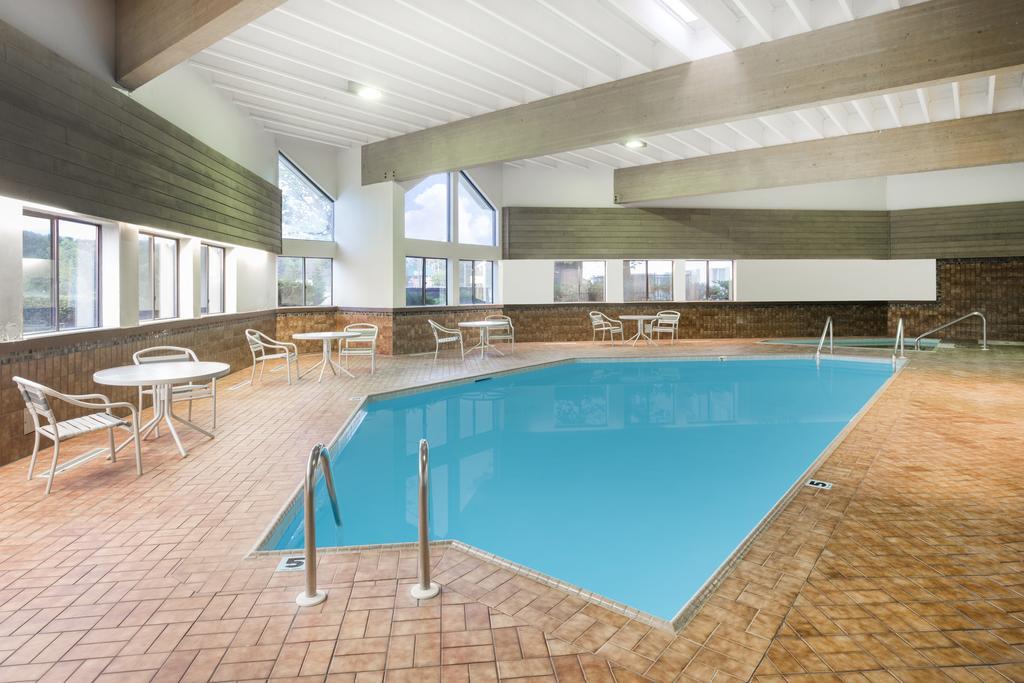 Hotel Super 8 By Wyndham Wisconsin Dells Extérieur photo